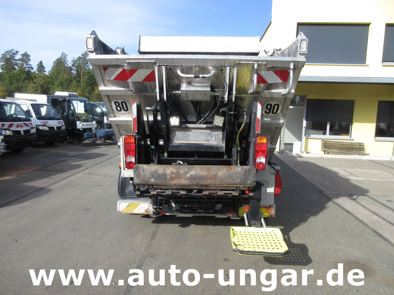 Isuzu NPR 75 Müllwagen Provence Benne - Faun Lifter Presse Kipper Trittbrett Bj 12 - Affaldsmaskine: billede 3 Isuzu NPR 75 Müllwagen Provence Benne - Faun Lifter Presse Kipper Trittbrett Bj 12 - Affaldsmaskine: billede 3