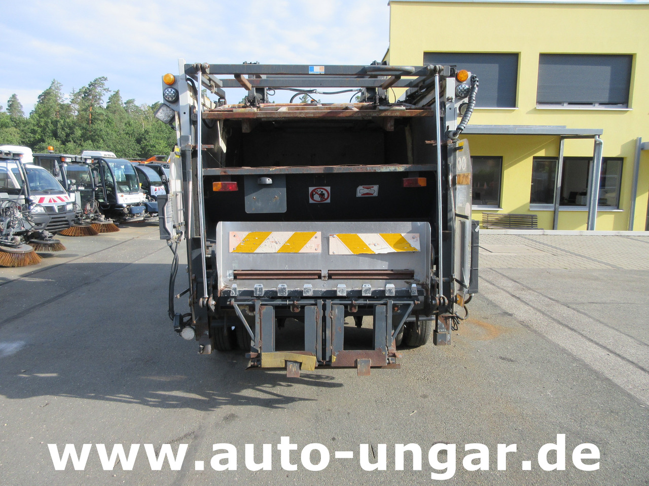 Nissan Cabstar 35.14 Mecagil Lebon Müllwagen BOM Garbage Truck 3.500kg - Affaldsmaskine: billede 5 Nissan Cabstar 35.14 Mecagil Lebon Müllwagen BOM Garbage Truck 3.500kg - Affaldsmaskine: billede 5