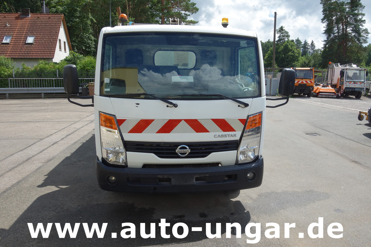Nissan Cabstar 45.13 Müllwagen PB M7XL mit Lifter und Presse Kleinmüllwagen - Affaldsmaskine: billede 2 Nissan Cabstar 45.13 Müllwagen PB M7XL mit Lifter und Presse Kleinmüllwagen - Affaldsmaskine: billede 2