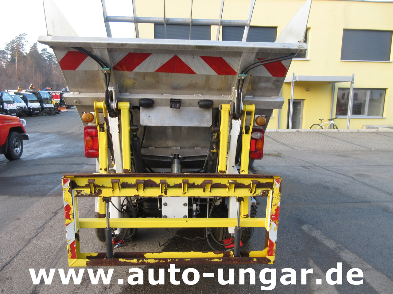 Piaggio Maxxi D120 Diesel Müllwagen Bj. 2012 BOM Garbage Truck °1067 - Affaldsmaskine: billede 4 Piaggio Maxxi D120 Diesel Müllwagen Bj. 2012 BOM Garbage Truck °1067 - Affaldsmaskine: billede 4