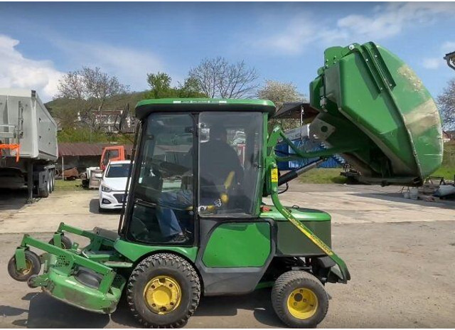 John Deere 1565 Serie II 4WD + MCS 600H - Plæneklipper: billede 2 John Deere 1565 Serie II 4WD + MCS 600H - Plæneklipper: billede 2