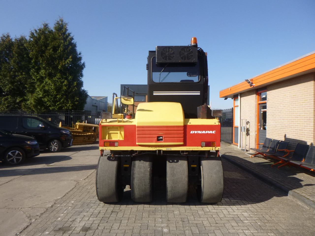 DYNAPAC CP215(HITACHI) - Gummihjulstromle: billede 3 DYNAPAC CP215(HITACHI) - Gummihjulstromle: billede 3