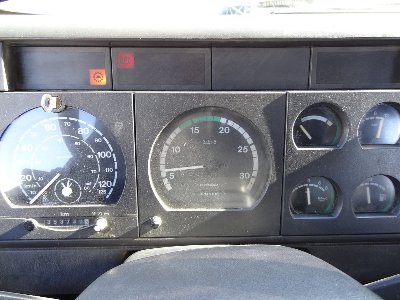 Iveco EuroTrakker 260E31 6X4 Palfinger 36002 - Lastbil med kran, Lastbil med lad: billede 2 Iveco EuroTrakker 260E31 6X4 Palfinger 36002 - Lastbil med kran, Lastbil med lad: billede 2