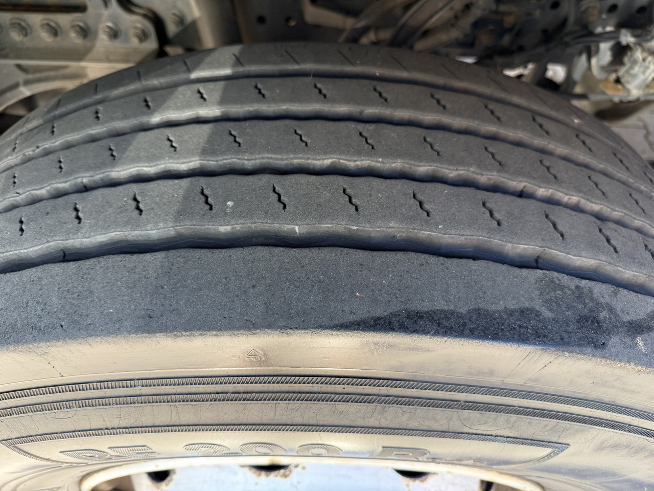 Mercedes-Benz Actros 1827 Kran Palfinger PK 9002 - Lastbil med presenning, Lastbil med kran: billede 2 Mercedes-Benz Actros 1827 Kran Palfinger PK 9002 - Lastbil med presenning, Lastbil med kran: billede 2