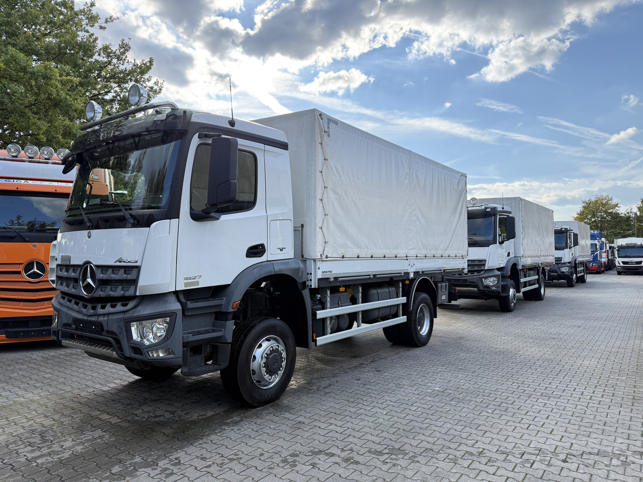 Mercedes-Benz Arocs 1827 AK 4X4 Ex- - Lastbil med lad: billede 1 Mercedes-Benz Arocs 1827 AK 4X4 Ex- - Lastbil med lad: billede 1