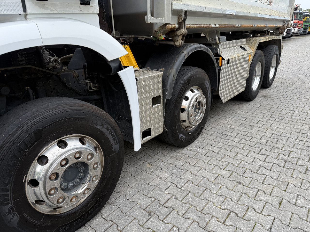 Mercedes-Benz Arocs 3245 K 8X4 - Tipvogn lastbil: billede 4 Mercedes-Benz Arocs 3245 K 8X4 - Tipvogn lastbil: billede 4