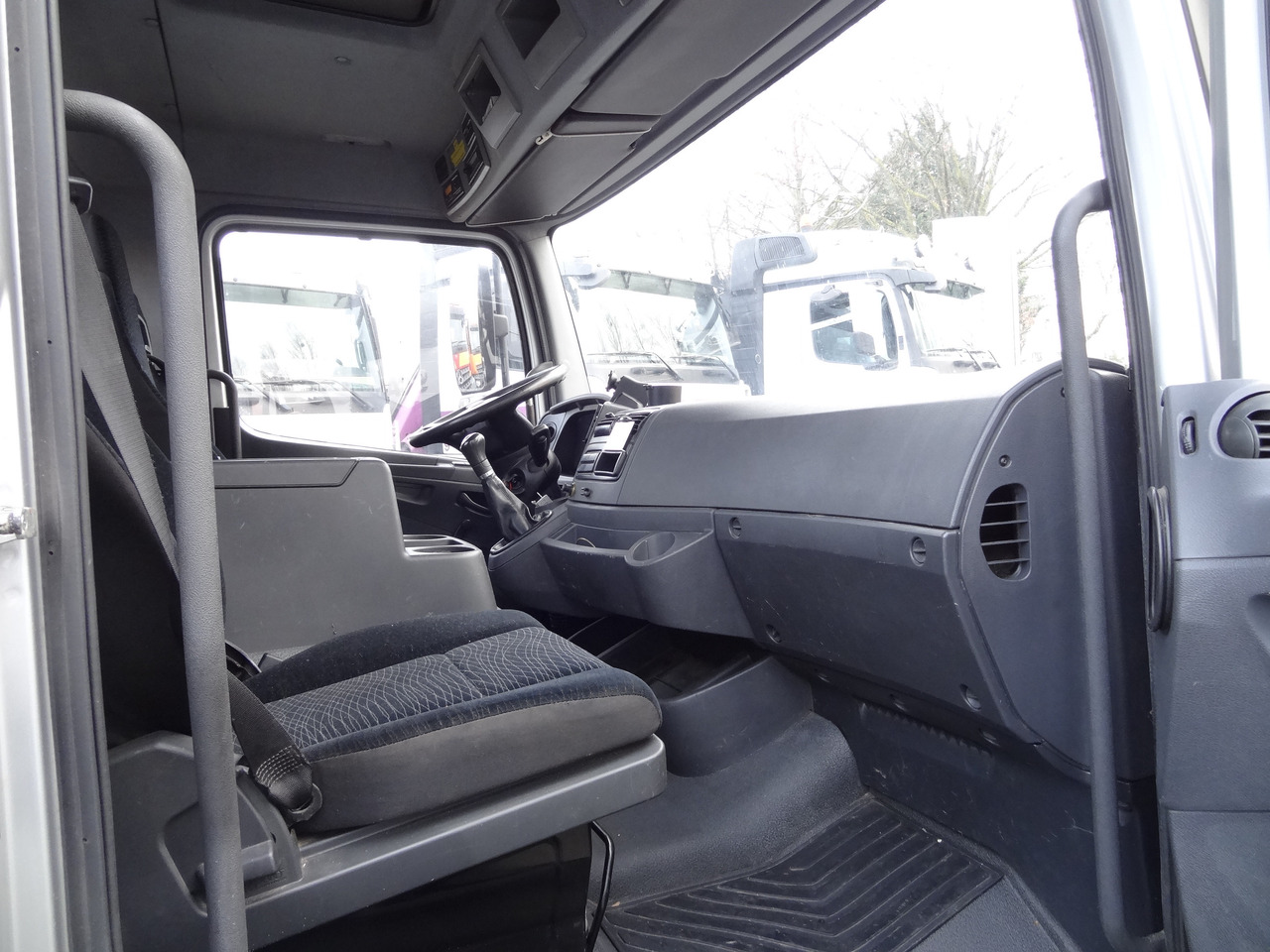 Mercedes-Benz Atego 818 Kran Palfinger 6501 - Lastbil med kran, Lastbil med lad: billede 4 Mercedes-Benz Atego 818 Kran Palfinger 6501 - Lastbil med kran, Lastbil med lad: billede 4