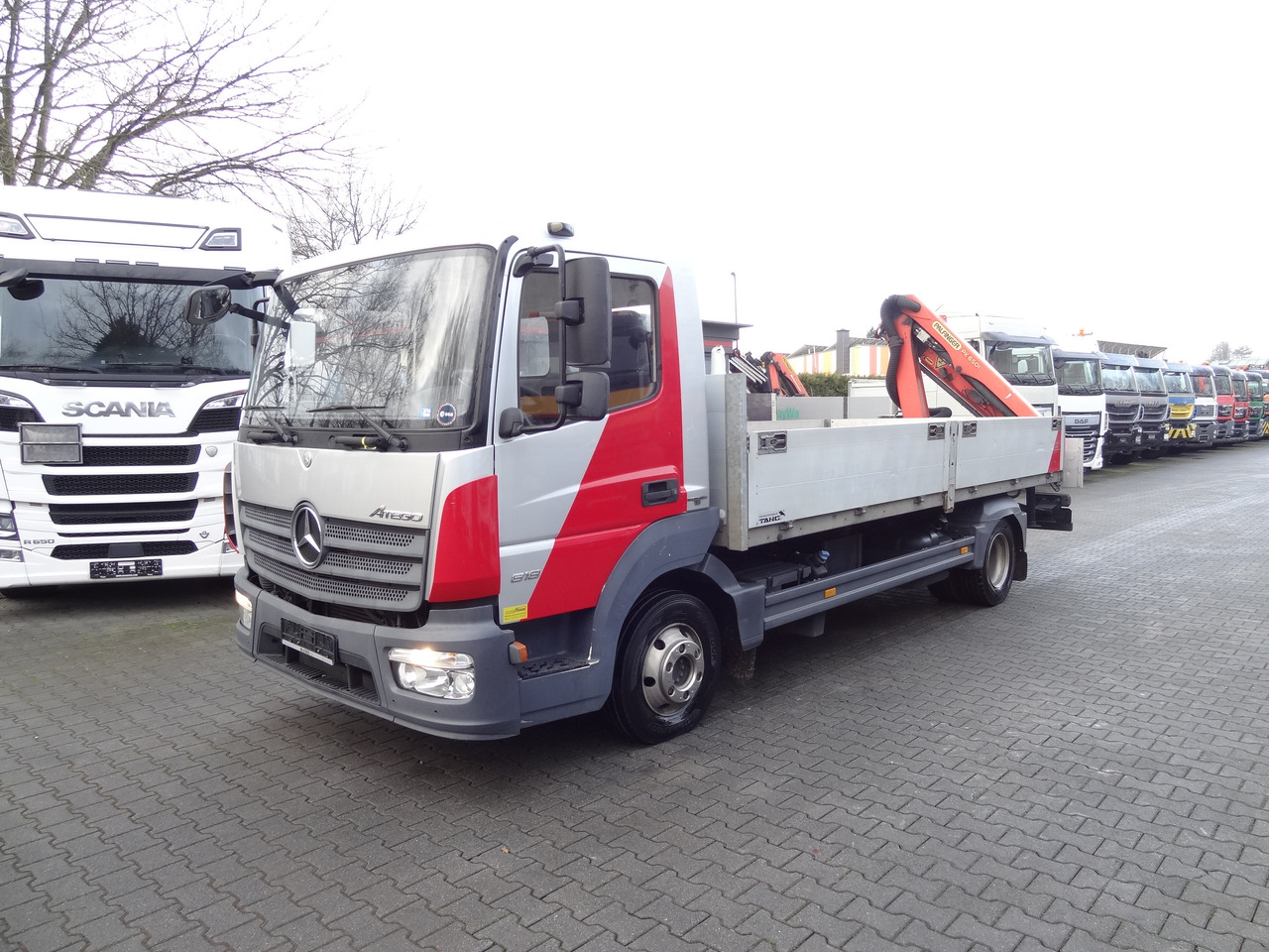 Mercedes-Benz Atego 818 Kran Palfinger 6501 - Lastbil med kran, Lastbil med lad: billede 1 Mercedes-Benz Atego 818 Kran Palfinger 6501 - Lastbil med kran, Lastbil med lad: billede 1