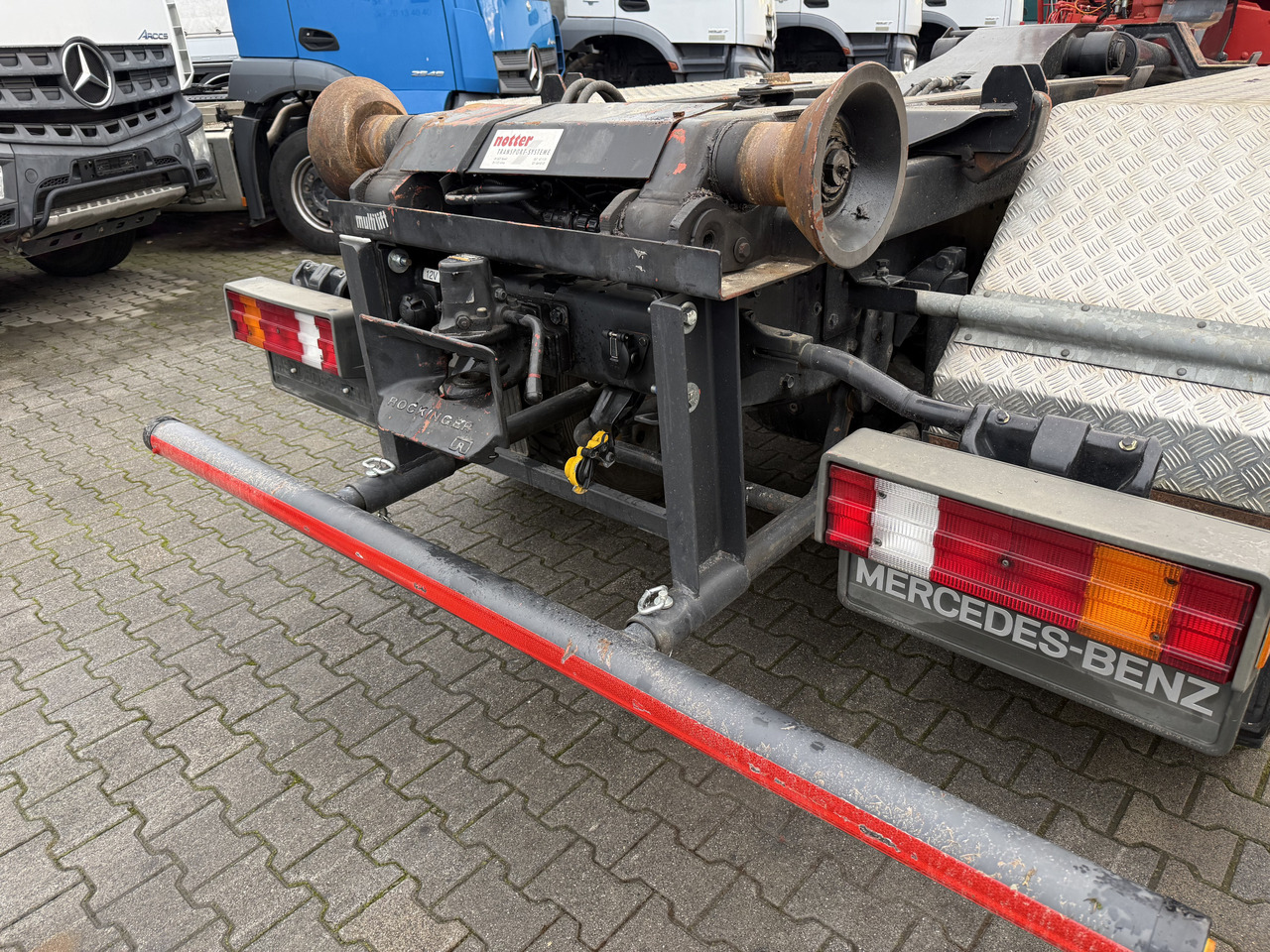 Mercedes-Benz SK 2538 6X4 Haken Kran/ Oldtimer/ Feuerwehr - Lastbil med kran, Lastbil kroghejs: billede 4 Mercedes-Benz SK 2538 6X4 Haken Kran/ Oldtimer/ Feuerwehr - Lastbil med kran, Lastbil kroghejs: billede 4