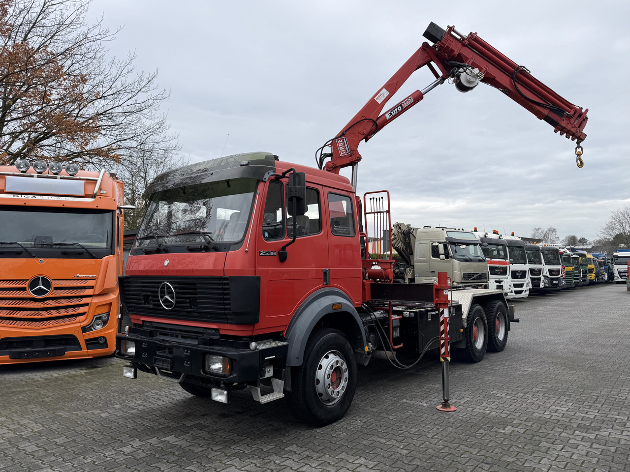 Mercedes-Benz SK 2538 6X4 Haken Kran/ Oldtimer/ Feuerwehr - Lastbil med kran, Lastbil kroghejs: billede 1 Mercedes-Benz SK 2538 6X4 Haken Kran/ Oldtimer/ Feuerwehr - Lastbil med kran, Lastbil kroghejs: billede 1