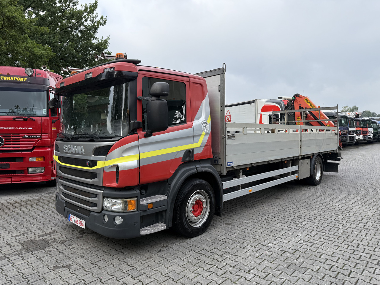 Scania P410 4X2 Palfinger PK 13001 - Lastbil med lad, Lastbil med kran: billede 1 Scania P410 4X2 Palfinger PK 13001 - Lastbil med lad, Lastbil med kran: billede 1