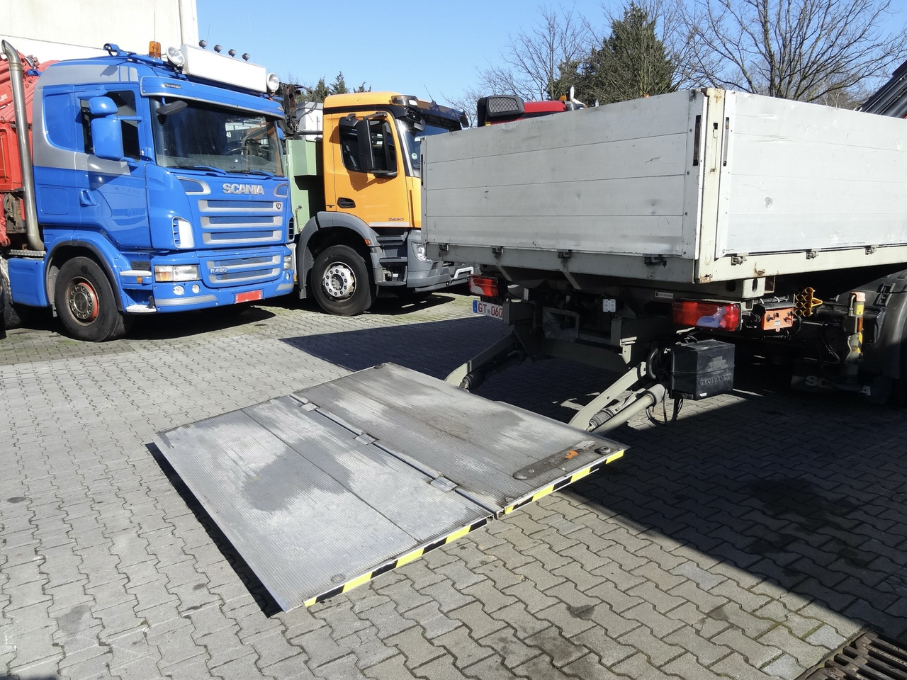 Scania R440 6X2*4 Kran HMF 3000 bis 30 Meter - Lastbil med lad, Lastbil med kran: billede 4 Scania R440 6X2*4 Kran HMF 3000 bis 30 Meter - Lastbil med lad, Lastbil med kran: billede 4