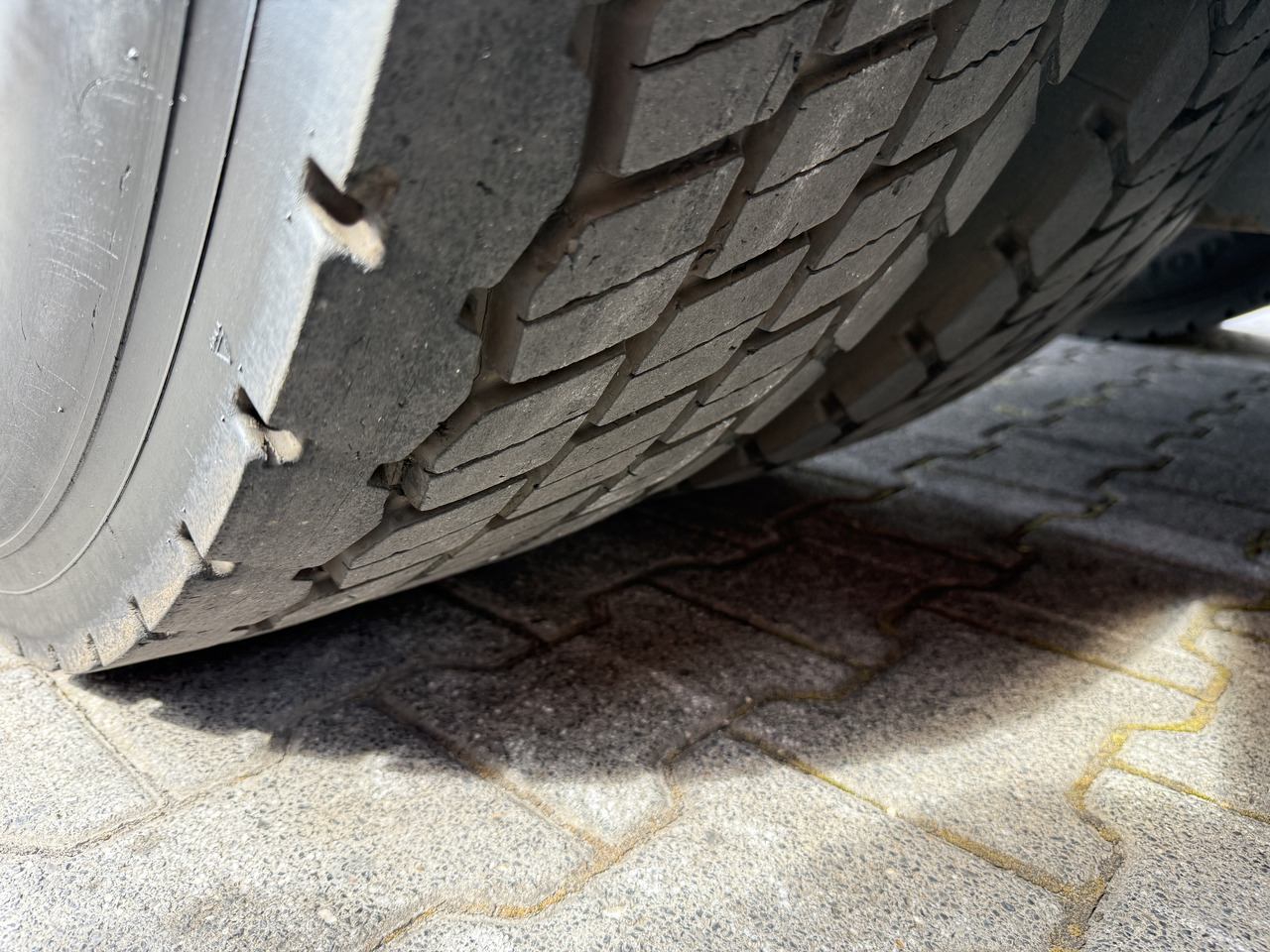 Mercedes-Benz Actros 1842LS Kran HMF 2020 bis 18 Meter - Trækker: billede 2 Mercedes-Benz Actros 1842LS Kran HMF 2020 bis 18 Meter - Trækker: billede 2