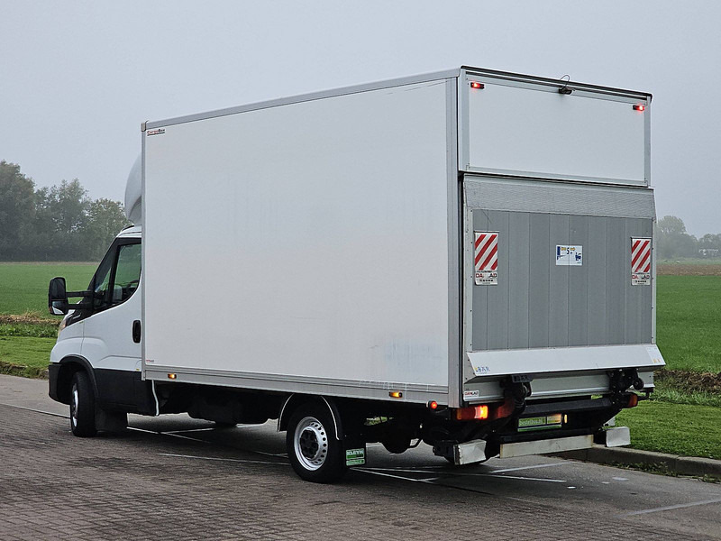 Varebil med kasse Iveco Daily 35S14       Bakwagen Laadklep!: billede 6