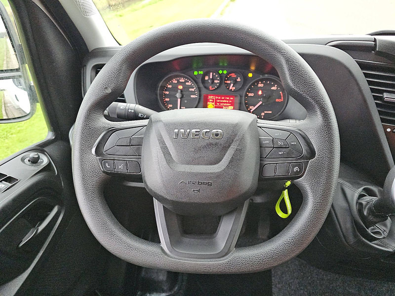 Varebil med kasse Iveco Daily 35S14       Bakwagen Laadklep!: billede 10
