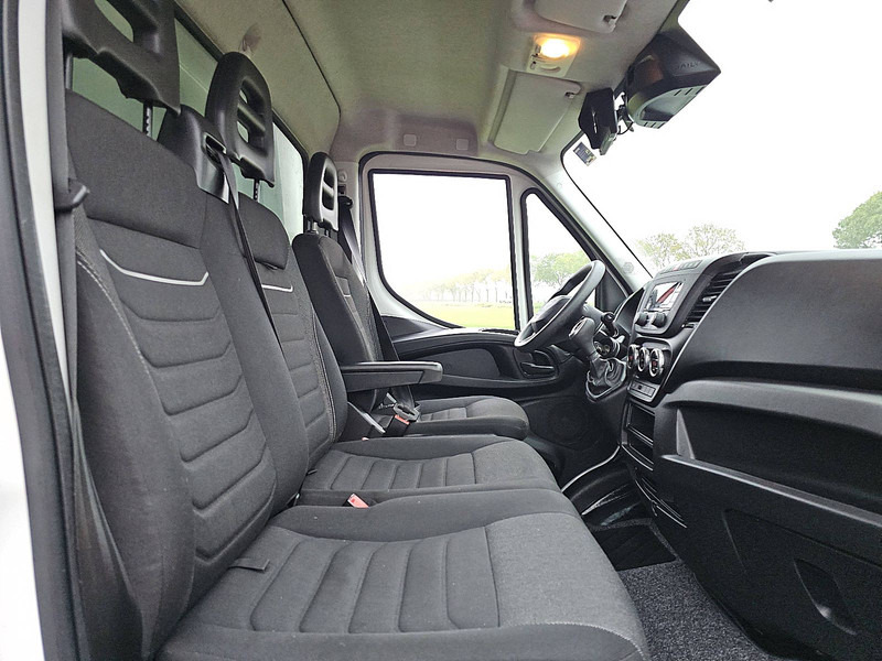Varebil med kasse Iveco Daily 35S14       Bakwagen Laadklep!: billede 7