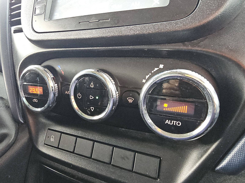 Varebil med kasse Iveco Daily 40C18 Bakwagen Laadklep: billede 11