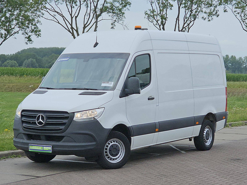Mercedes-Benz Sprinter 319 L2H2 V6 3.5t-Trekh. - Varevogn: billede 2 Mercedes-Benz Sprinter 319 L2H2 V6 3.5t-Trekh. - Varevogn: billede 2