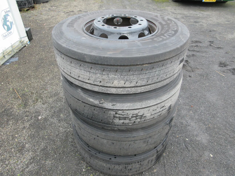 Bridgestone 315/ 80R 22.5 M+S 4 X VOORBAND MODEL 2023 2X 60 % 2X 90 % - Dæk for Lastbil: billede 2 Bridgestone 315/ 80R 22.5 M+S 4 X VOORBAND MODEL 2023 2X 60 % 2X 90 % - Dæk for Lastbil: billede 2