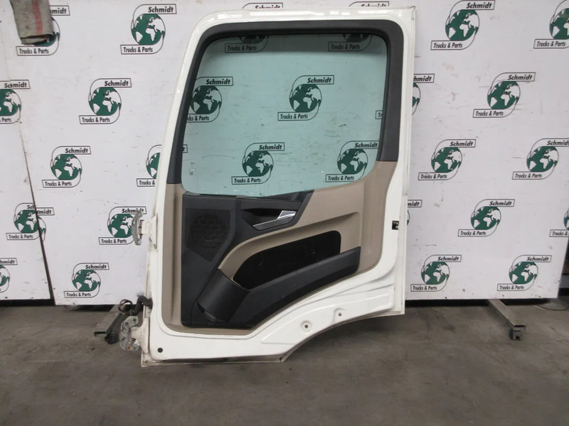 Mercedes-Benz A 960 720 26 03 DEUR MERCEDES MP4 RECHTS MODEL 2018 - Dør og reservedele for Lastbil: billede 2 Mercedes-Benz A 960 720 26 03 DEUR MERCEDES MP4 RECHTS MODEL 2018 - Dør og reservedele for Lastbil: billede 2