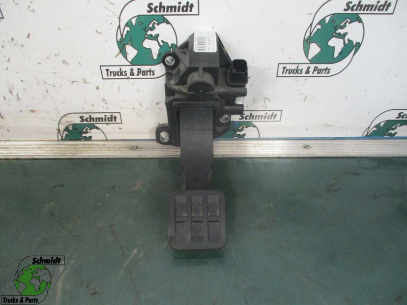 Renault 7482267250 Gas pedaal T 460 - Pedal for Lastbil: billede 1 Renault 7482267250 Gas pedaal T 460 - Pedal for Lastbil: billede 1