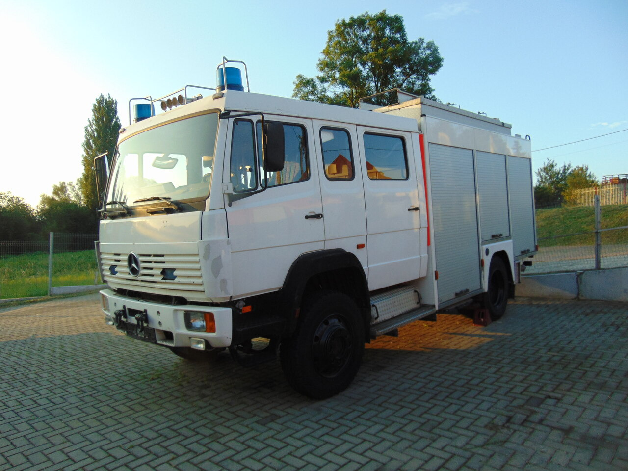 MERCEDES-BENZ 1124AF 4x4 MAGIRUS - Brandbil: billede 1 MERCEDES-BENZ 1124AF 4x4 MAGIRUS - Brandbil: billede 1
