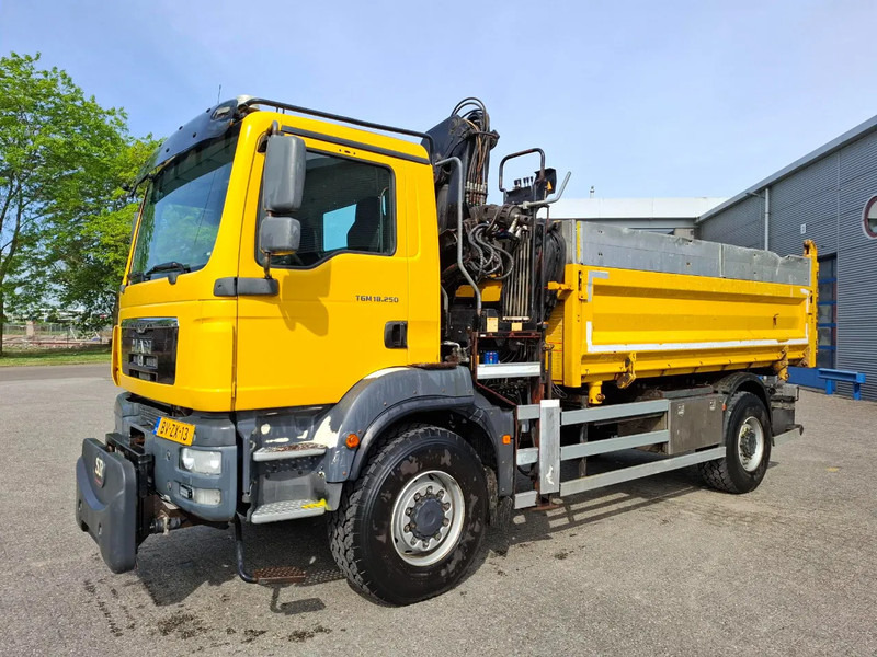 MAN TGM 18.250 / 4X4 / NL TRUCK / TUV:30-04-2026 / 118783 KM / HMF 1110 K2 / ROTATOR / GOOD TYRES / FULL-STEEL / DRUM BRAKES / MANUA - Tipvogn lastbil, Lastbil med kran: billede 3 MAN TGM 18.250 / 4X4 / NL TRUCK / TUV:30-04-2026 / 118783 KM / HMF 1110 K2 / ROTATOR / GOOD TYRES / FULL-STEEL / DRUM BRAKES / MANUA - Tipvogn lastbil, Lastbil med kran: billede 3