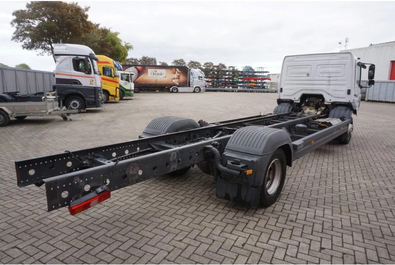 Mercedes-Benz ATEGO 1221 / ENGINE RUNNING / ONLY:253095 KM / AUTOMATIC / EURO-6 / 2017 - Lastbil chassis: billede 4 Mercedes-Benz ATEGO 1221 / ENGINE RUNNING / ONLY:253095 KM / AUTOMATIC / EURO-6 / 2017 - Lastbil chassis: billede 4