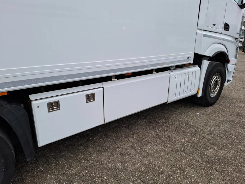 Lastbil varevogn Mercedes-Benz Actros 2843 / NL TRUCK / TUV:08-01-2026 / LIFT+LENKACHSE / SMART TACHO / NAVI / PLATFORM 1500 KG / 2XBED / EURO-6 / 2015: billede 14