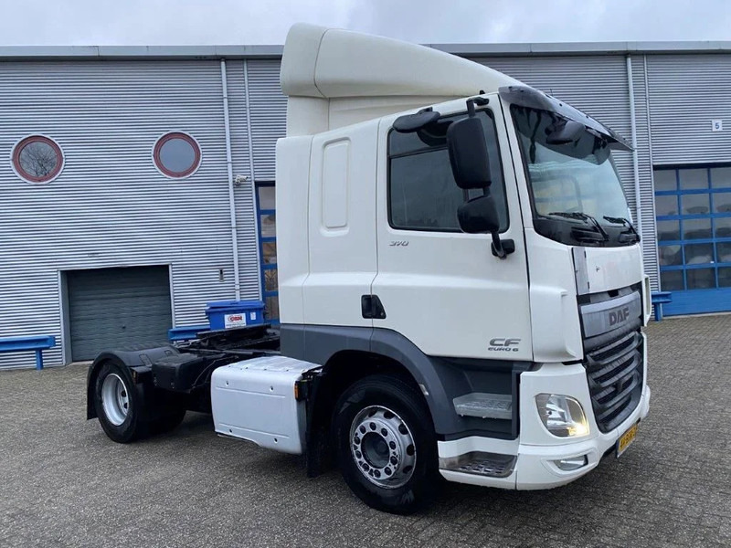 DAF CF370 / NICE CLEAN NL TRUCK / TYRES 80% / AUTOMATIC / EURO-6 / 2015 - Trækker: billede 2 DAF CF370 / NICE CLEAN NL TRUCK / TYRES 80% / AUTOMATIC / EURO-6 / 2015 - Trækker: billede 2