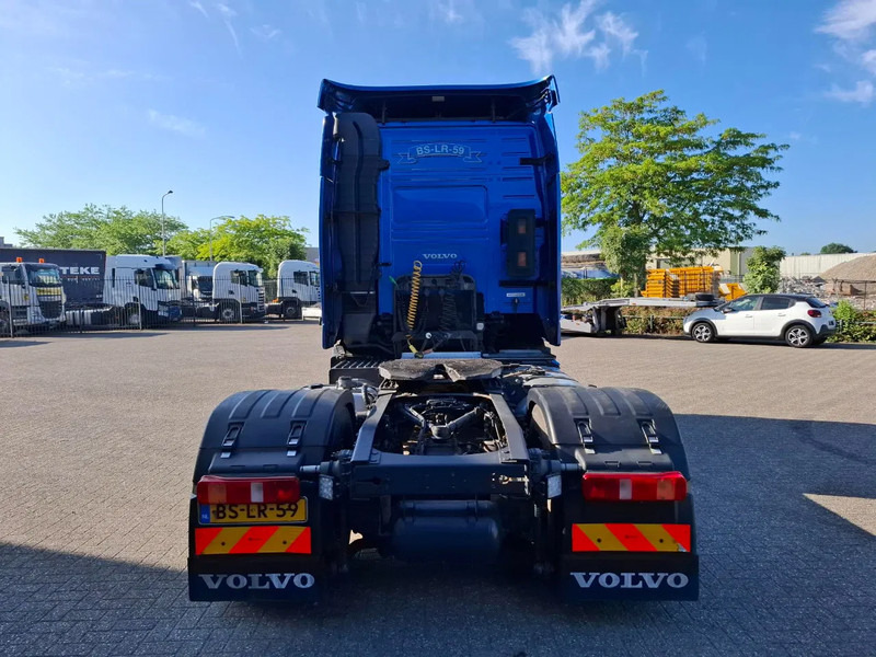 Volvo FH13-400 / HYDRAULICS / NL TRUCK / TUV:14-09-2025 / GLOBETROTTER / FRIGDE / AIRCO / AUTOMATIC / EURO-5 / 2006 - Trækker: billede 4 Volvo FH13-400 / HYDRAULICS / NL TRUCK / TUV:14-09-2025 / GLOBETROTTER / FRIGDE / AIRCO / AUTOMATIC / EURO-5 / 2006 - Trækker: billede 4