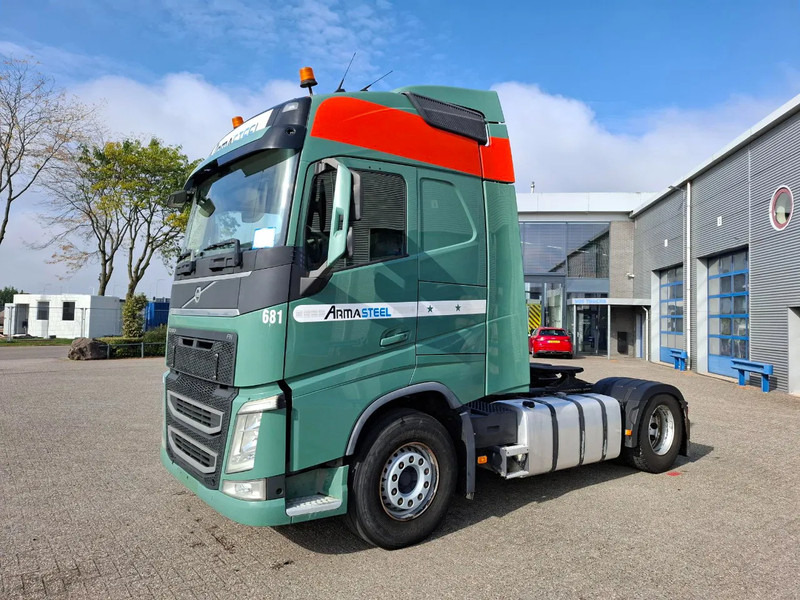 Volvo FH4-460 / VEB+ / DOUBLE TANK / FRIDGE / AIRCO / AUTOMATIC / EURO-6 / 2014 - Trækker: billede 1 Volvo FH4-460 / VEB+ / DOUBLE TANK / FRIDGE / AIRCO / AUTOMATIC / EURO-6 / 2014 - Trækker: billede 1