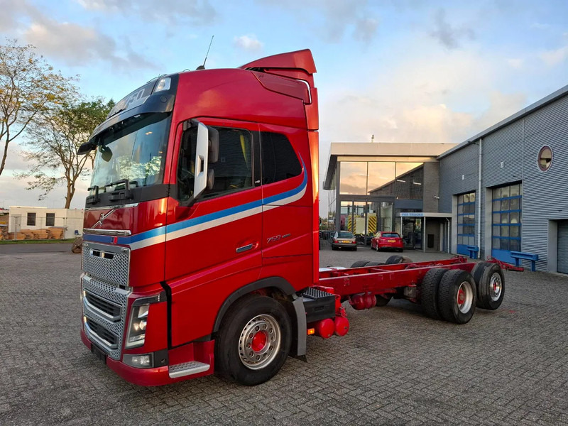 Volvo FH16-750 / BIG AXLE / VEB+ / ONLY:679711 KM / DYNAMIC STEERING / NAVI / LWDS / FULL-AIR / AUTOMATIC / EURO-6 / 2018 - Lastbil chassis: billede 1 Volvo FH16-750 / BIG AXLE / VEB+ / ONLY:679711 KM / DYNAMIC STEERING / NAVI / LWDS / FULL-AIR / AUTOMATIC / EURO-6 / 2018 - Lastbil chassis: billede 1