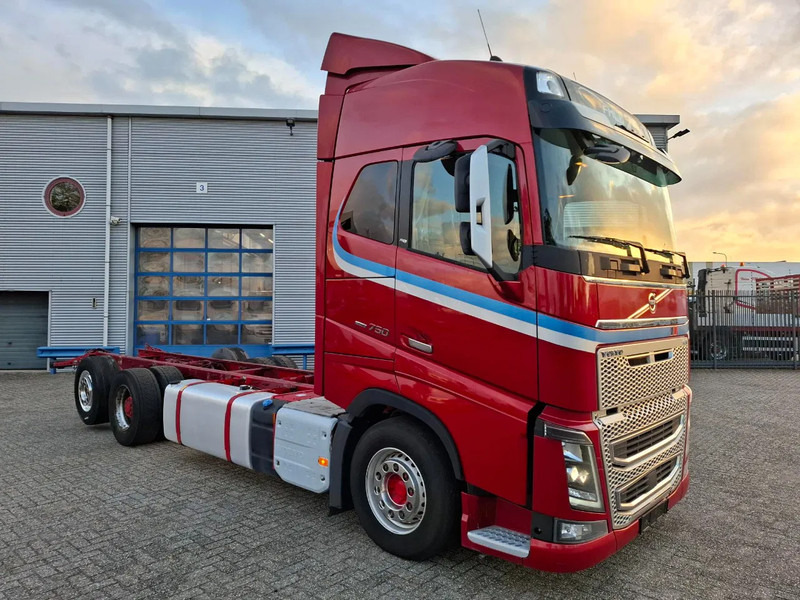 Volvo FH16-750 / BIG AXLE / VEB+ / ONLY:679711 KM / DYNAMIC STEERING / NAVI / LWDS / FULL-AIR / AUTOMATIC / EURO-6 / 2018 - Lastbil chassis: billede 2 Volvo FH16-750 / BIG AXLE / VEB+ / ONLY:679711 KM / DYNAMIC STEERING / NAVI / LWDS / FULL-AIR / AUTOMATIC / EURO-6 / 2018 - Lastbil chassis: billede 2