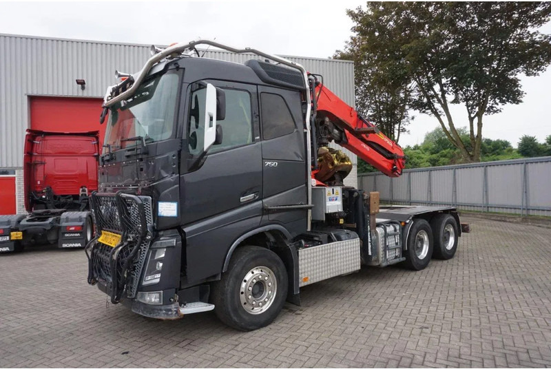 Volvo FH16-750 / ENGINE RUNNING / 6x4 / RETARDER / BIG AXLE / VEB+ / PALFINGER FD250 / EURO-6 / 2016 - Tømmerbil, Lastbil med kran: billede 2 Volvo FH16-750 / ENGINE RUNNING / 6x4 / RETARDER / BIG AXLE / VEB+ / PALFINGER FD250 / EURO-6 / 2016 - Tømmerbil, Lastbil med kran: billede 2