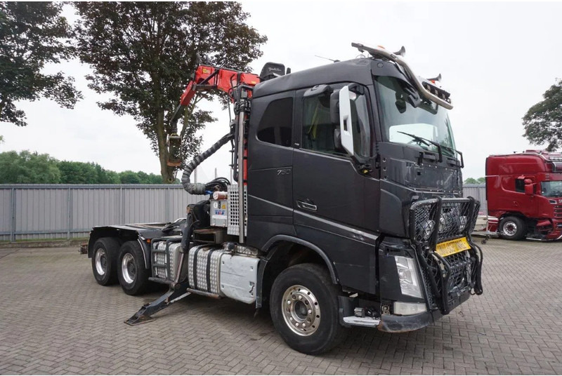 Volvo FH16-750 / ENGINE RUNNING / 6x4 / RETARDER / BIG AXLE / VEB+ / PALFINGER FD250 / EURO-6 / 2016 - Tømmerbil, Lastbil med kran: billede 4 Volvo FH16-750 / ENGINE RUNNING / 6x4 / RETARDER / BIG AXLE / VEB+ / PALFINGER FD250 / EURO-6 / 2016 - Tømmerbil, Lastbil med kran: billede 4