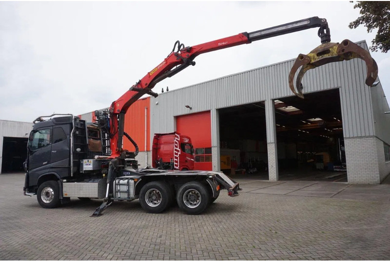 Volvo FH16-750 / ENGINE RUNNING / 6x4 / RETARDER / BIG AXLE / VEB+ / PALFINGER FD250 / EURO-6 / 2016 - Tømmerbil, Lastbil med kran: billede 5 Volvo FH16-750 / ENGINE RUNNING / 6x4 / RETARDER / BIG AXLE / VEB+ / PALFINGER FD250 / EURO-6 / 2016 - Tømmerbil, Lastbil med kran: billede 5