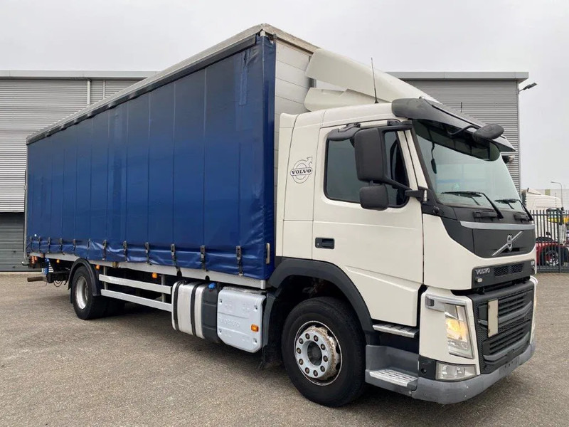 Volvo FM11-330 / LOW KM'S:472120 KM / LWDS / FULL-AIR / NAVI / CURTAIN SAILS / PLATFORM 2500KG / AUTOMATIC / EURO-6 / 2016 - Lastbil med presenning: billede 2 Volvo FM11-330 / LOW KM'S:472120 KM / LWDS / FULL-AIR / NAVI / CURTAIN SAILS / PLATFORM 2500KG / AUTOMATIC / EURO-6 / 2016 - Lastbil med presenning: billede 2