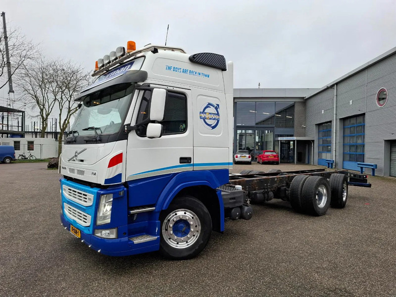 Volvo FM11-460 / NL TRUCK / LIFT+LENKACHSE / ONLY:355342 KM / DYNAMIC STEERING / LWDS / NAVI / ALCOA / TUV:07-01-2026 / INLINER / EURO - Lastbil chassis: billede 2 Volvo FM11-460 / NL TRUCK / LIFT+LENKACHSE / ONLY:355342 KM / DYNAMIC STEERING / LWDS / NAVI / ALCOA / TUV:07-01-2026 / INLINER / EURO - Lastbil chassis: billede 2