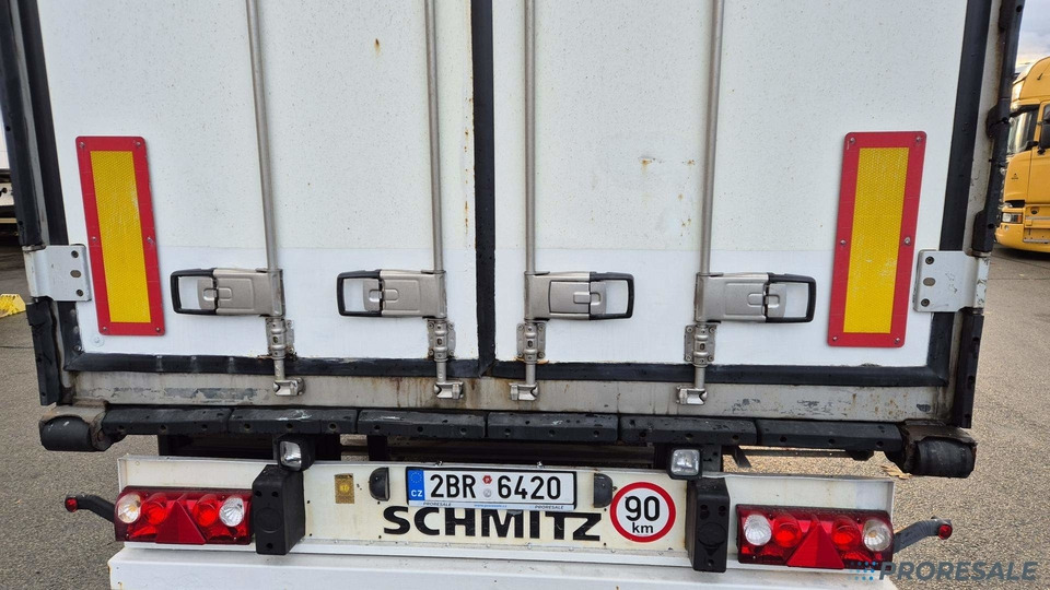 SCHMITZ CARGOBULL SKO 24/L - 13.4 FP60 COOL - mrazírenský návěs + diesel-elektrický agregát CARRIER VECTOR 1300 - Kølevogn sættevogn: billede 5 SCHMITZ CARGOBULL SKO 24/L - 13.4 FP60 COOL - mrazírenský návěs + diesel-elektrický agregát CARRIER VECTOR 1300 - Kølevogn sættevogn: billede 5