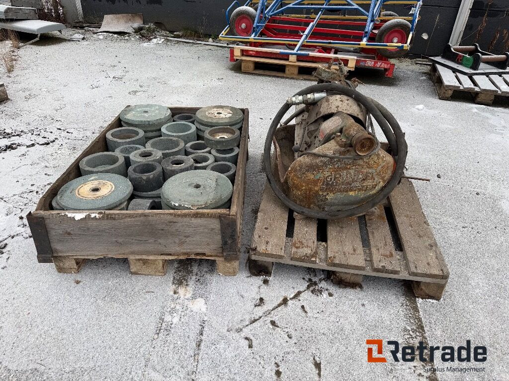 2 Slipmaskiner för mejselstål till bergborrmaskin - Bygningsudstyr: billede 1 2 Slipmaskiner för mejselstål till bergborrmaskin - Bygningsudstyr: billede 1