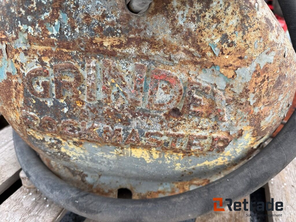 2 Slipmaskiner för mejselstål till bergborrmaskin - Bygningsudstyr: billede 3 2 Slipmaskiner för mejselstål till bergborrmaskin - Bygningsudstyr: billede 3