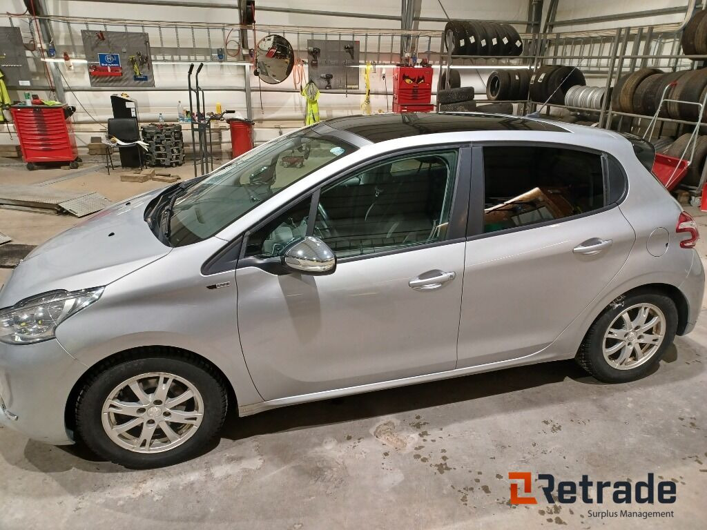 Bil Peugeot 208 Automat - Bil: billede 2 Bil Peugeot 208 Automat - Bil: billede 2