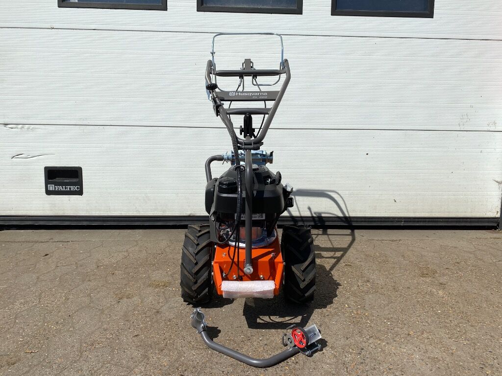 Husqvarna CL400 Cable Layer / Kabel nedlægger / Kabelleggermaskin / Kabelnedläggare / Kabelverleger - Havemaskine: billede 2 Husqvarna CL400 Cable Layer / Kabel nedlægger / Kabelleggermaskin / Kabelnedläggare / Kabelverleger - Havemaskine: billede 2