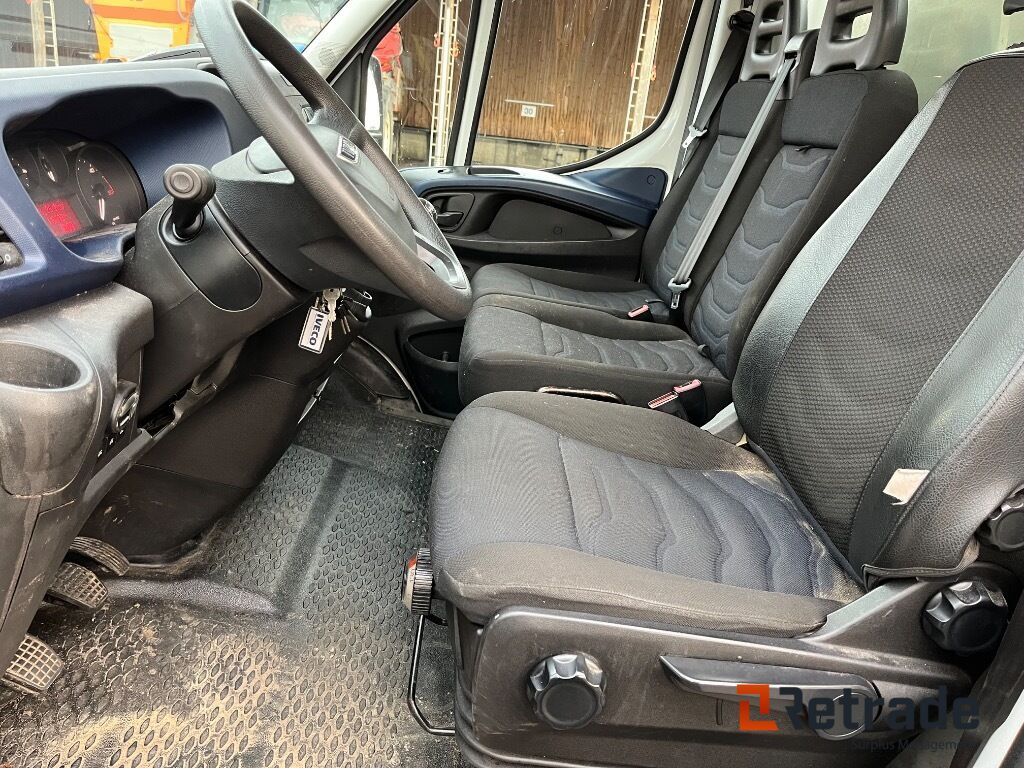IVECO 35-180 3,0D med Alu-knæklad og læsserampe. - Bil: billede 5 IVECO 35-180 3,0D med Alu-knæklad og læsserampe. - Bil: billede 5