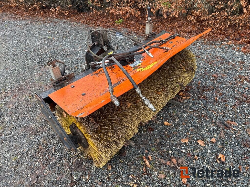 Fejekost Stensballe Hf1500mf - Landbrugsmaskine: billede 1 Fejekost Stensballe Hf1500mf - Landbrugsmaskine: billede 1