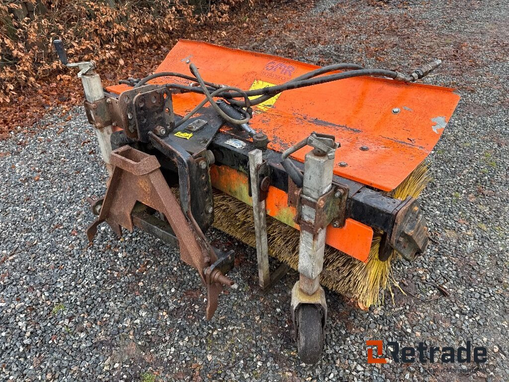 Fejekost Stensballe Hf1500mf - Landbrugsmaskine: billede 2 Fejekost Stensballe Hf1500mf - Landbrugsmaskine: billede 2