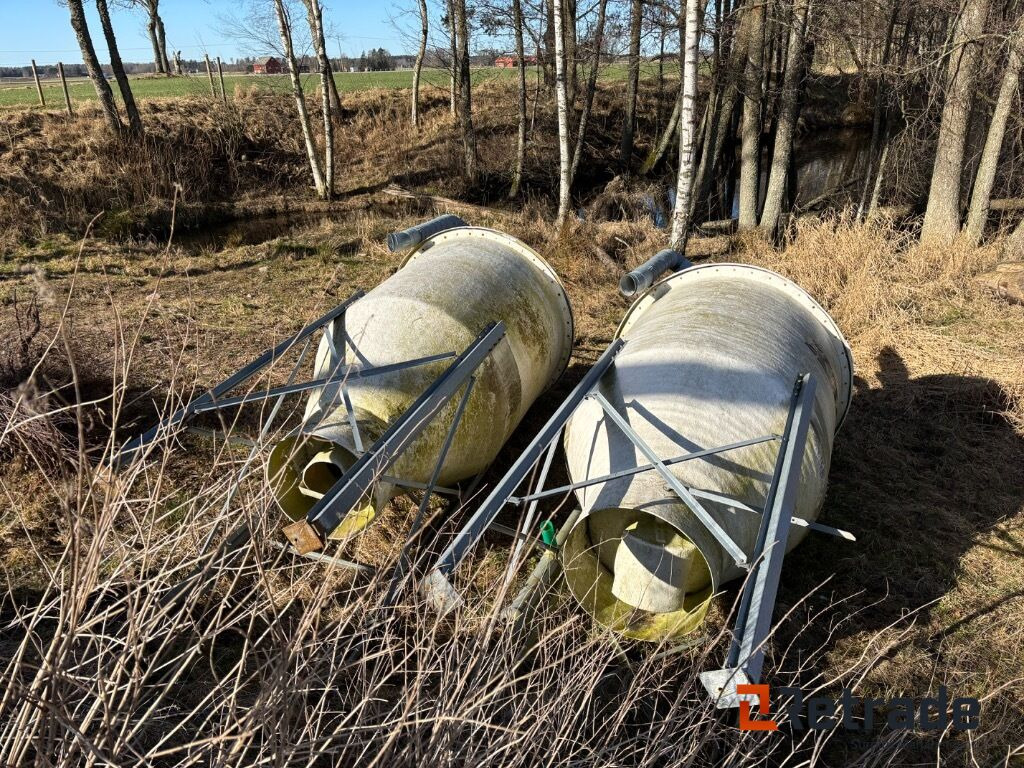 FoderSilos 2 st - Landbrugsmaskine: billede 1 FoderSilos 2 st - Landbrugsmaskine: billede 1