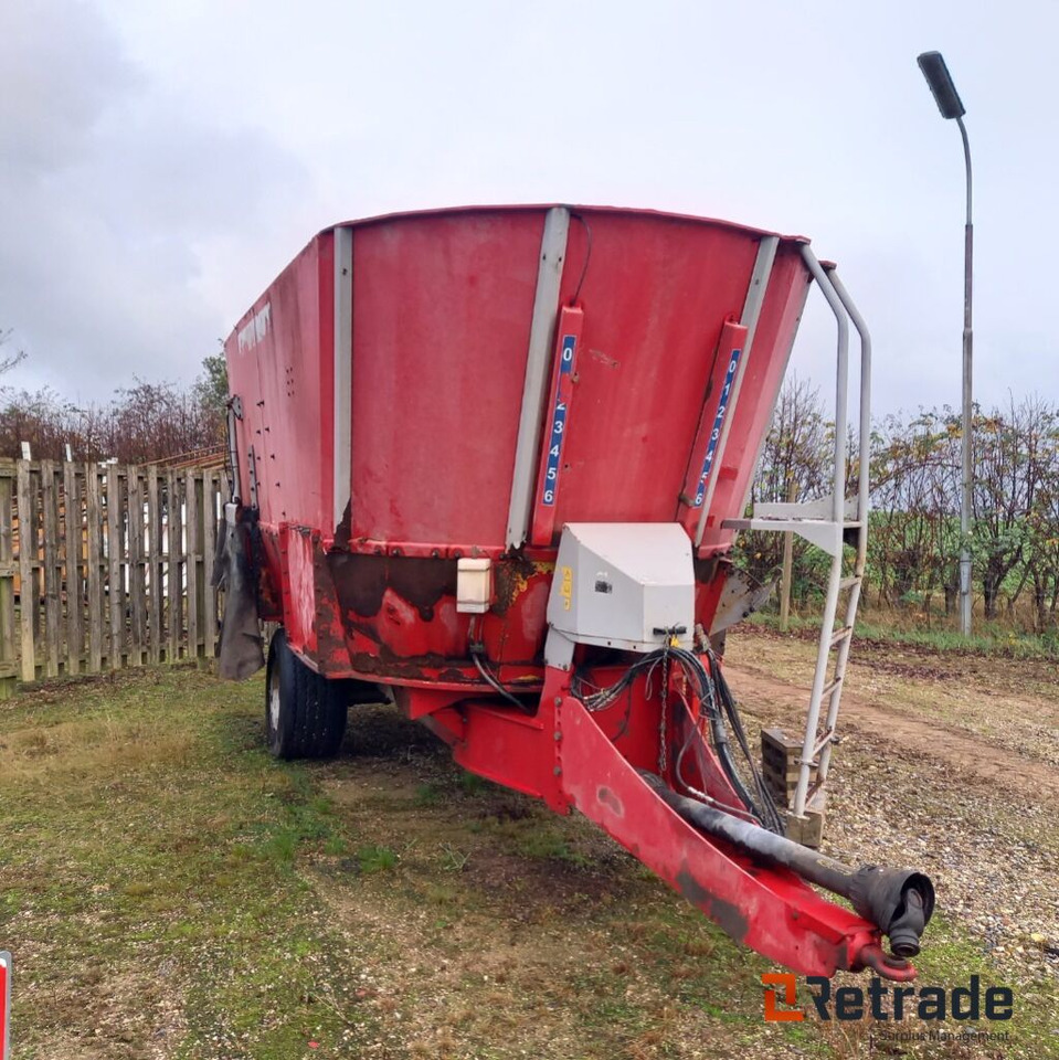 JF/Stoll Fuldfoderblander. VM 22-2 - Landbrugsmaskine: billede 3 JF/Stoll Fuldfoderblander. VM 22-2 - Landbrugsmaskine: billede 3