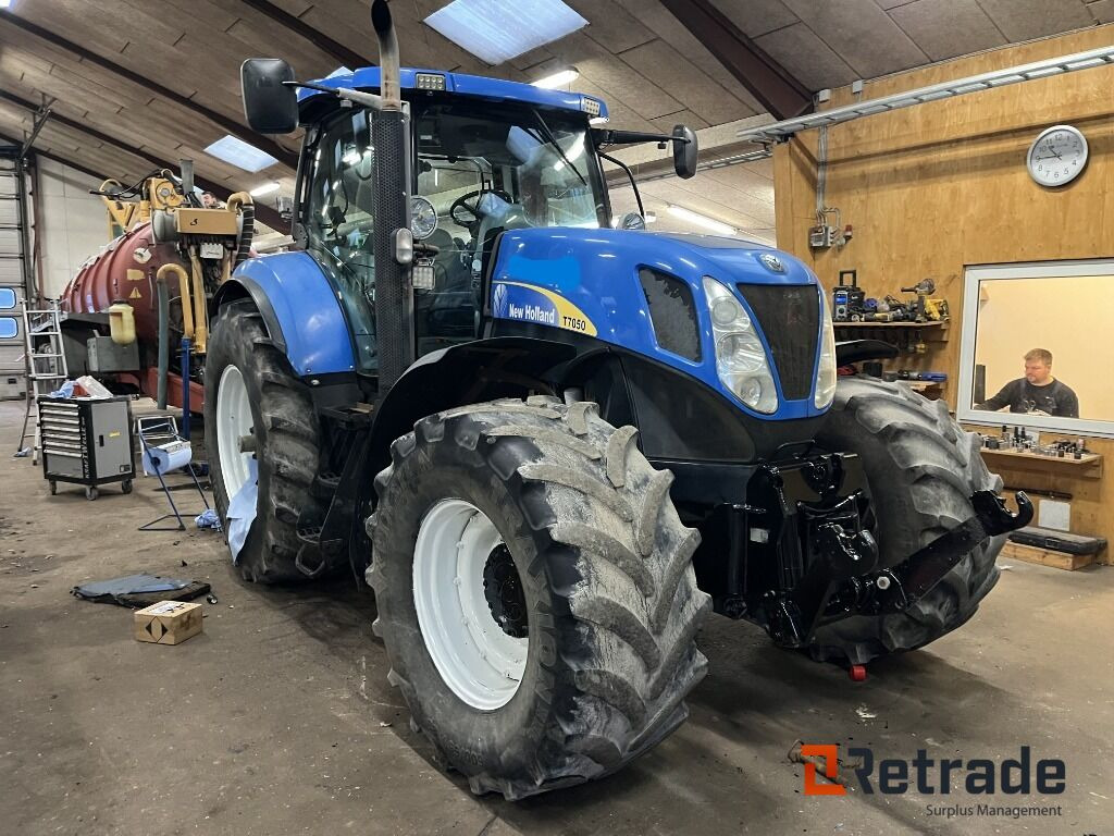 Traktor NEW HOLLAND T7050 - Landbrugsmaskine: billede 1 Traktor NEW HOLLAND T7050 - Landbrugsmaskine: billede 1